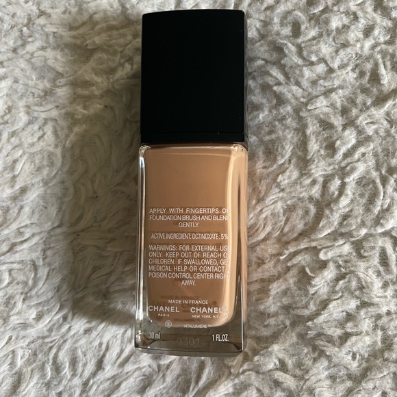 CHANEL Vitalumière SPF 15 Foundation 40 Beige - New - rare find, discontinued - Picture 8 of 16
